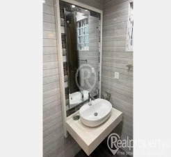 200,400 gulshan  e kaneez fatima with all facilities 