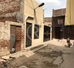 15 MAR;A PLOT with 6 quarters build Prime Location of Multan 