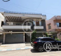 400 Sq Yards - 1st Floor