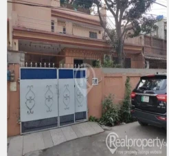 10 Marla Separate Portion available for Rent M Block Model Town Lahore