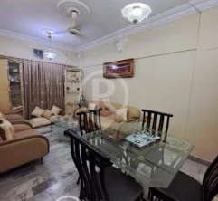 Prime Location Flat, 3 Bed DD with Rooftop, Gulistan - e - Jauhar, Block-17