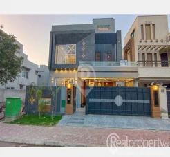 10 Marla House For Sale In Hussain Block, Bahria Town, Lahore