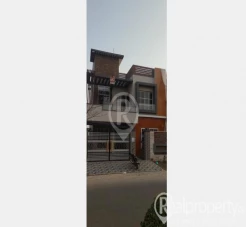 Luxurious living Home