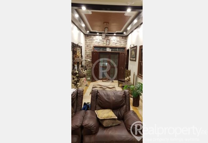 300 yards banglow for sale