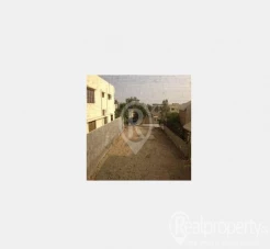 715yds plot on sale 225000.00 per yd Amir Khusro Road