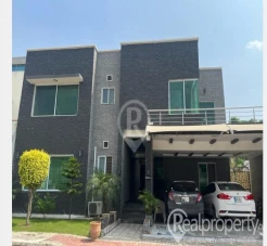 10 Marla House for Sale.