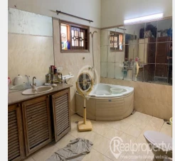 1000 yards bungalow for sale in DHA phase 6 Karachi 