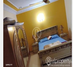 Corner 120 Sqyd old house for sale