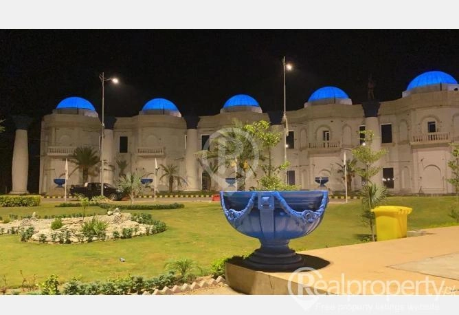 3.5 MARLA PLOT BLUE WORLD CITY FOR SALE