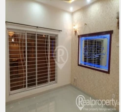 5 Marla beautiful house for rent in bahria town 