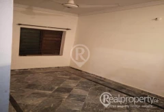 2 Bad Room Flat