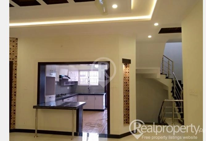 10 Marla House for Sale I Block Bahria Town Phase 8