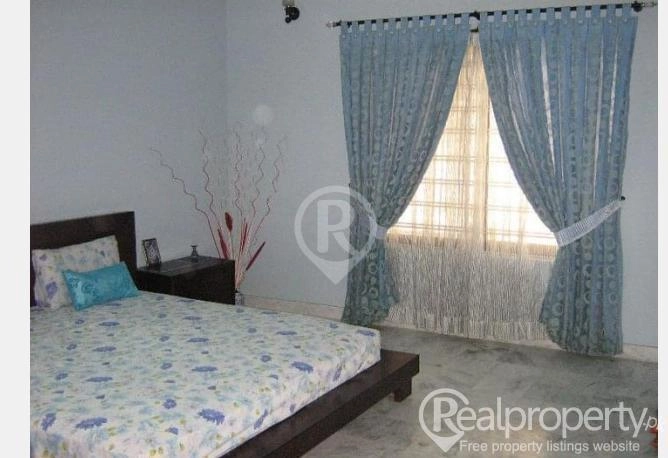 HOUSE FOR SALE SIZE 284 SQUARE YARDS (11 MARLA) CORNER