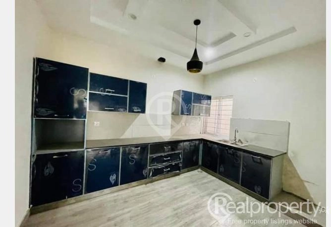 11 Marla Elegant Villa